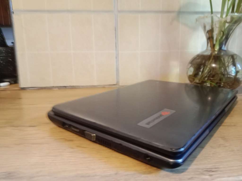 Packard Bell easynote touchscreen Mini laptop