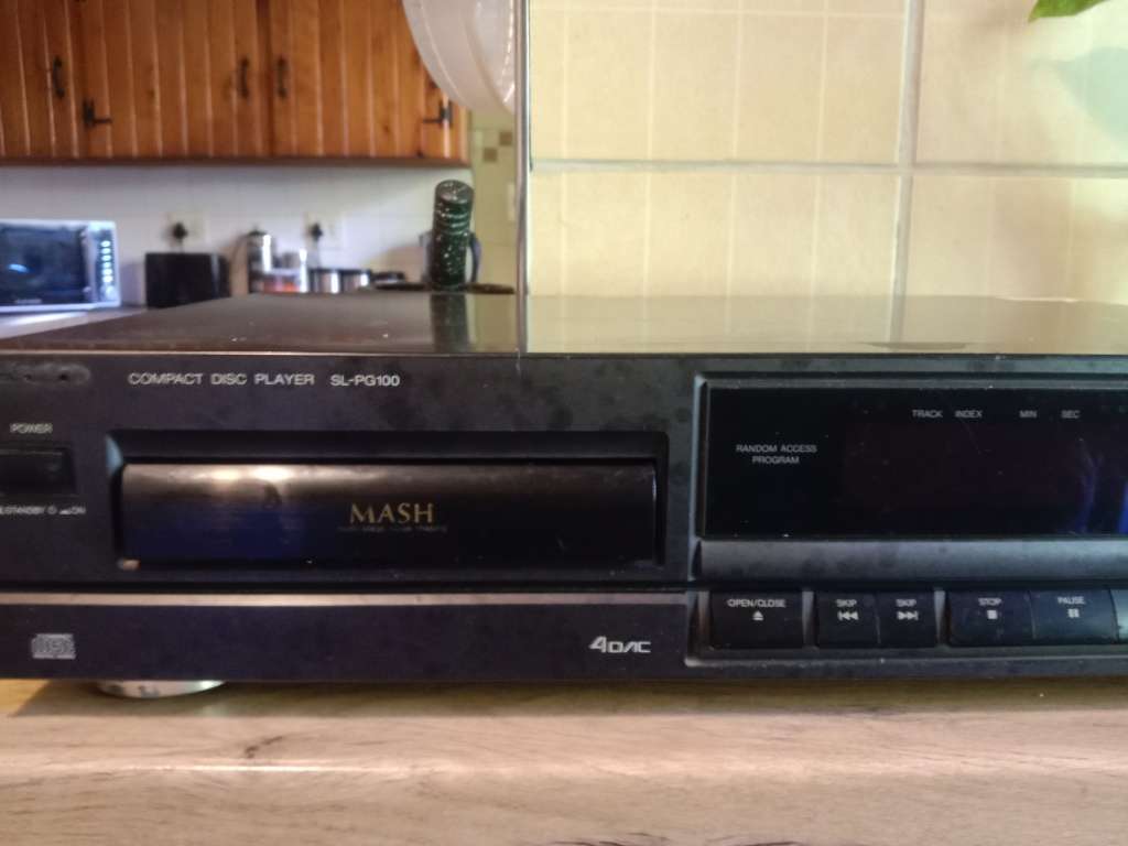 Technics Mash CD player SL PG100 for repair or parts