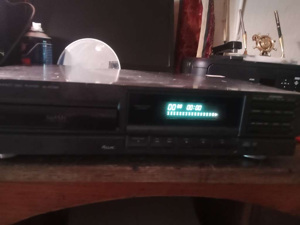Technics Mash CD player SL PG100 for repair or parts