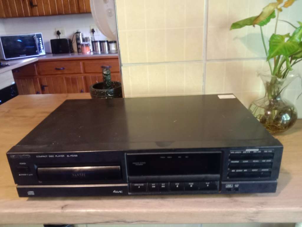 Technics Mash CD player SL PG100 for repair or parts