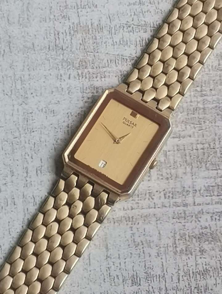 Beautiful Mens Pulsar Quartz watch