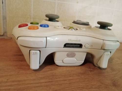 Xbox 360 wireless controller white