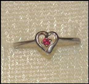 STUNNING! 925 SILVER HEART RING WITH A 100% NATURAL RUBY STONE