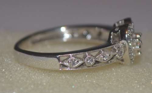 BEAUTIFUL! 1.30ct tw Diamond Heart Shaped Ring In 14K Solid White Gold