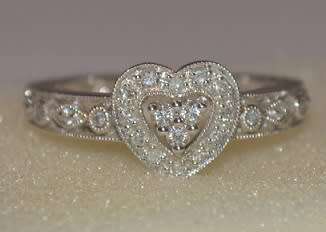 BEAUTIFUL! 1.30ct tw Diamond Heart Shaped Ring In 14K Solid White Gold