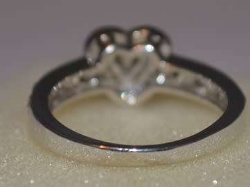 BEAUTIFUL! 1.30ct tw Diamond Heart Shaped Ring In 14K Solid White Gold