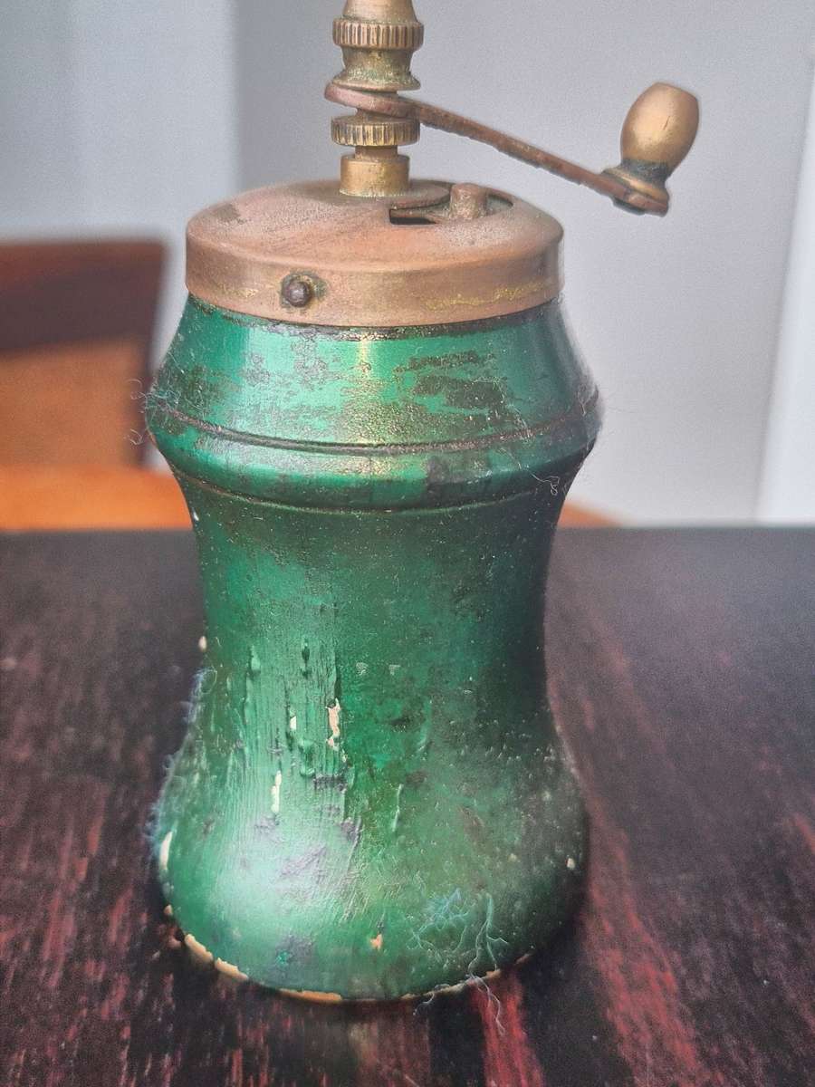 Vintage wooden Rustic mill//Pepper Grinder