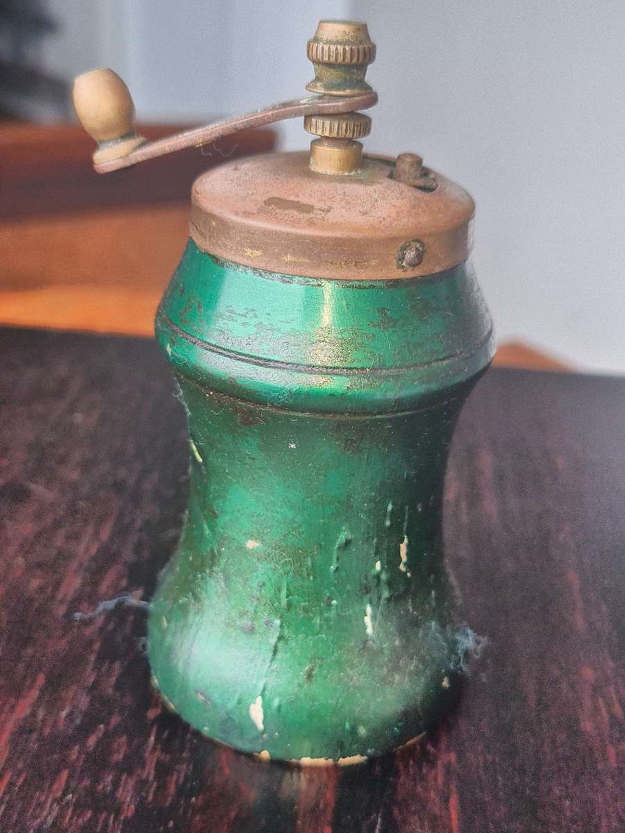 Vintage wooden Rustic mill//Pepper Grinder