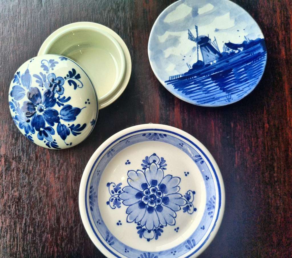 3 Dutch Delft Blue Porcelain Collectibles 2 Plates and Trinket box