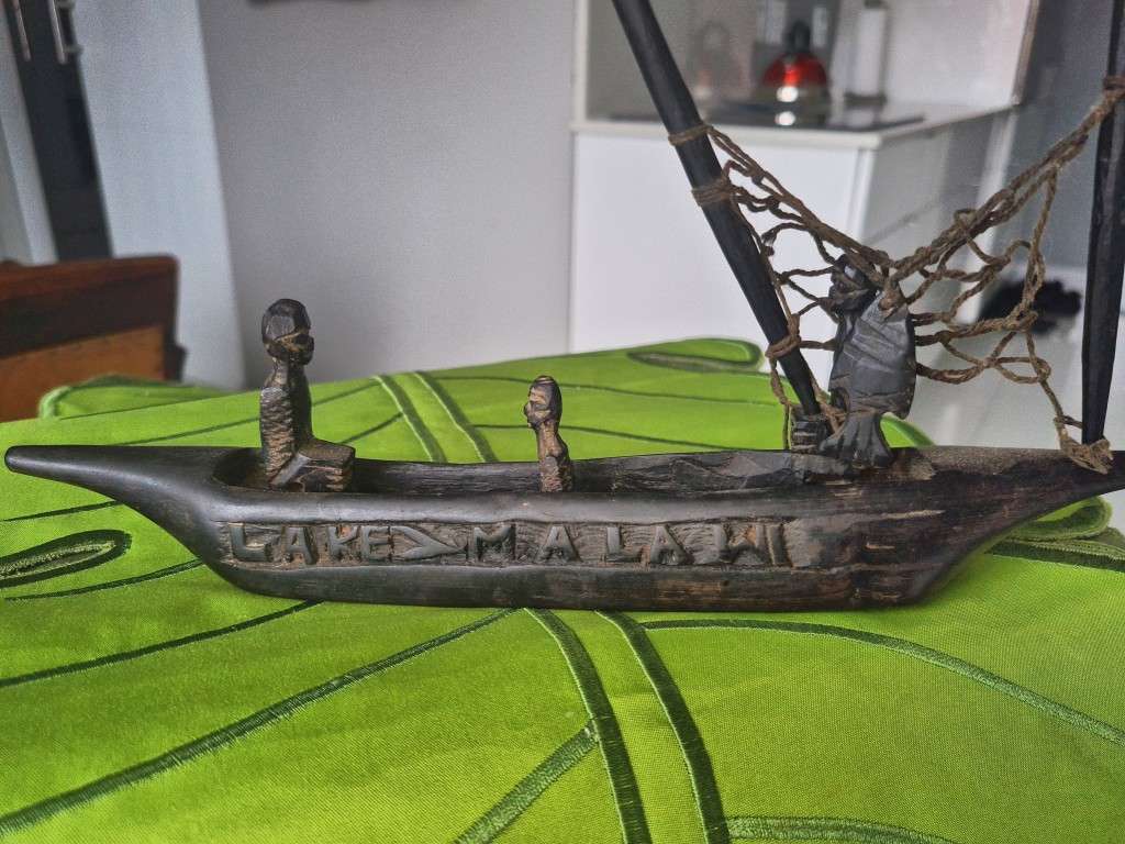 RARE!!!  Lake MALAWI AFRICAN Tribal Art Hand Carved Ebony wood Boat Fishing