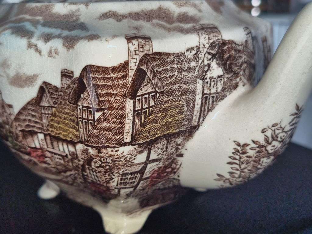 Johnson Brothers Vintage Olde English Countryside Brown Multi Color Teapot