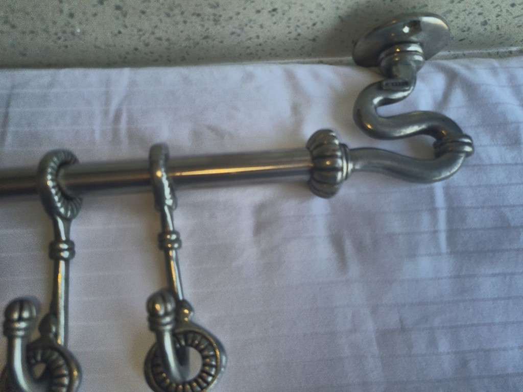 Carrol Boyes Wall Mounted 6 Piece Utensil Set