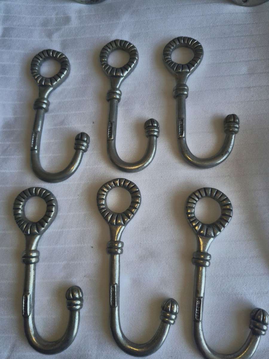 Carrol Boyes Wall Mounted 6 Piece Utensil Set