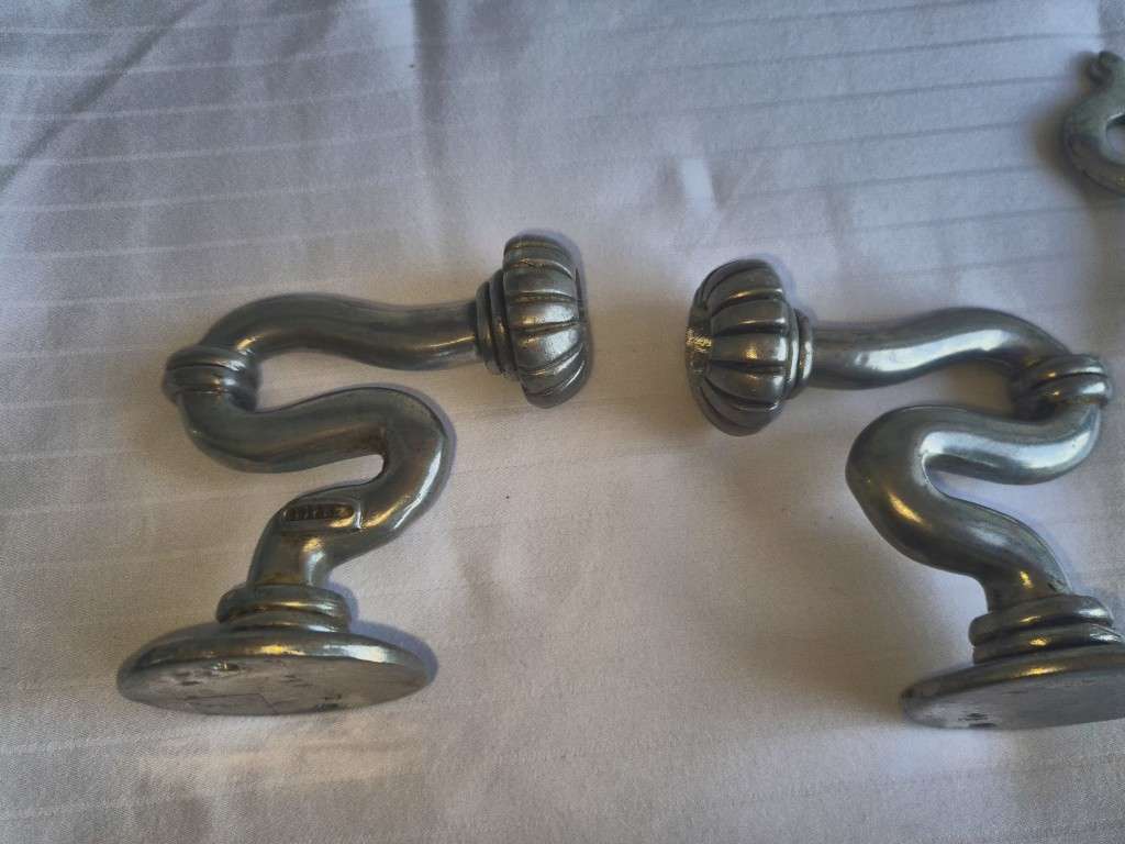 Carrol Boyes Wall Mounted 6 Piece Utensil Set