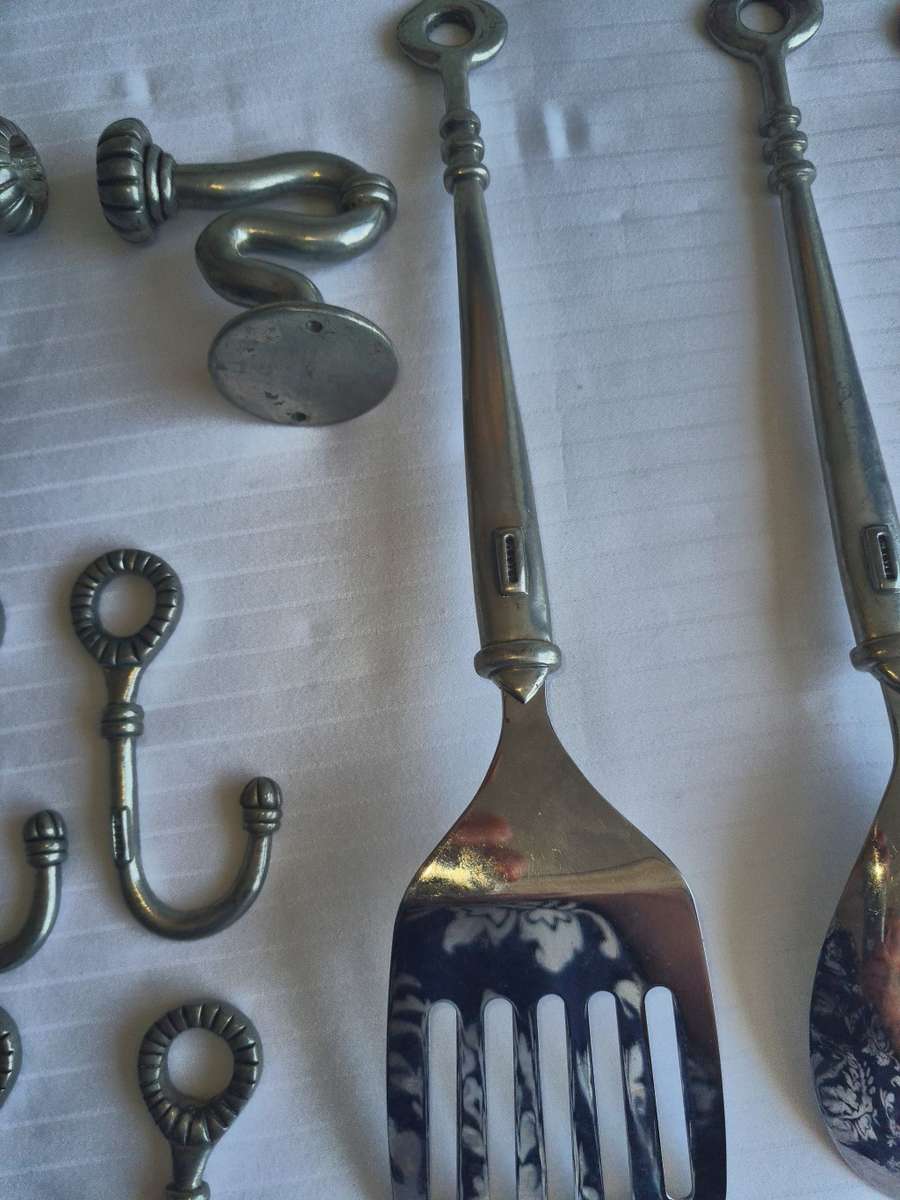 Carrol Boyes Wall Mounted 6 Piece Utensil Set