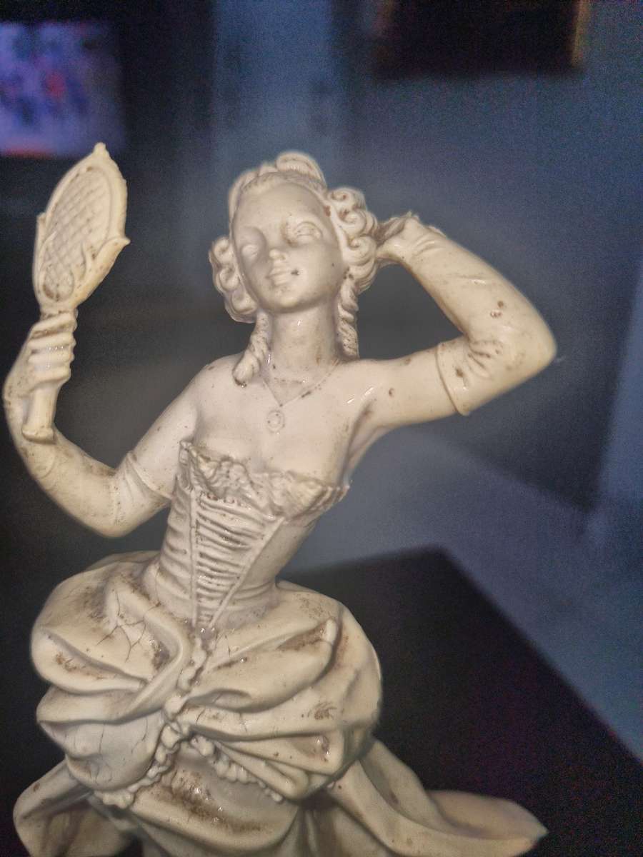 Vintage Colonial Figurines on Genuine Carrara Marble Base