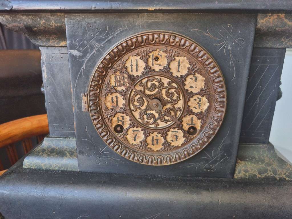 Sessions Mantle Clock 8 Day 1/2 Strike Cathedral Gong with key