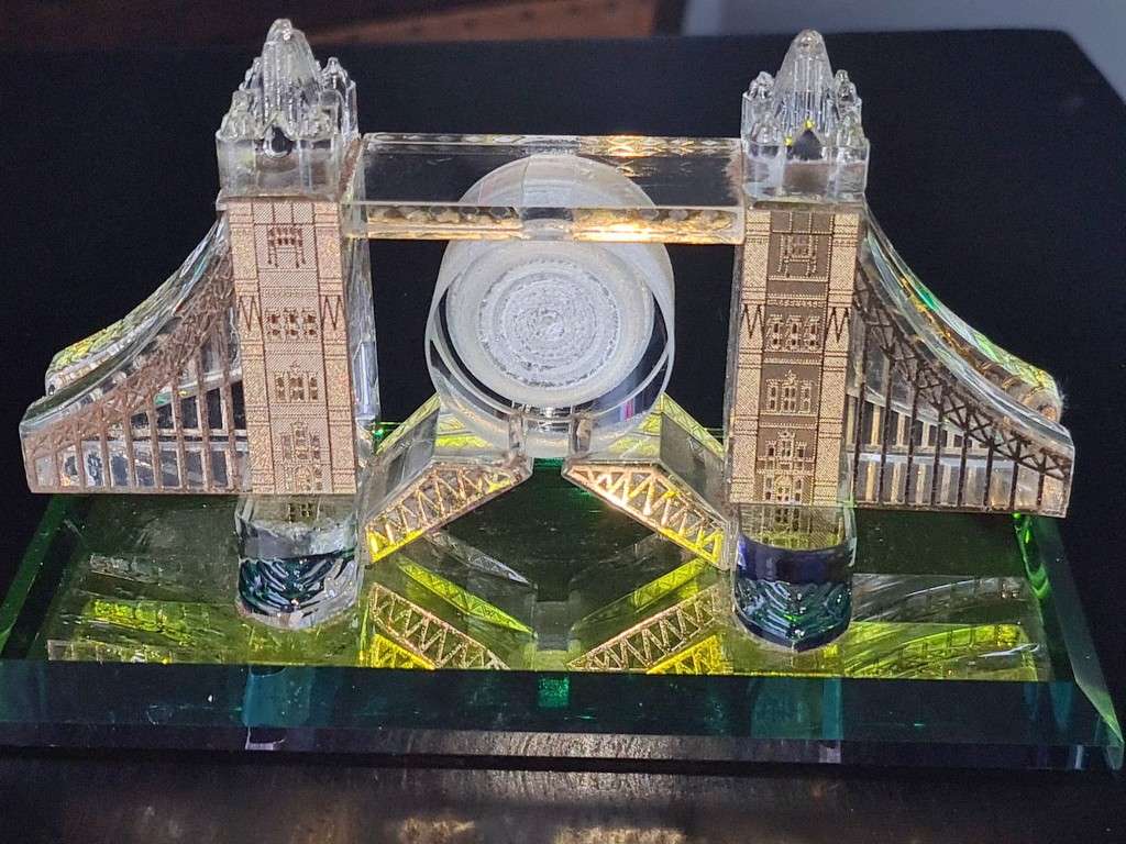 London Souvenir Tower Bridge Crystal Cut Glass Gold Colour décor With Clock