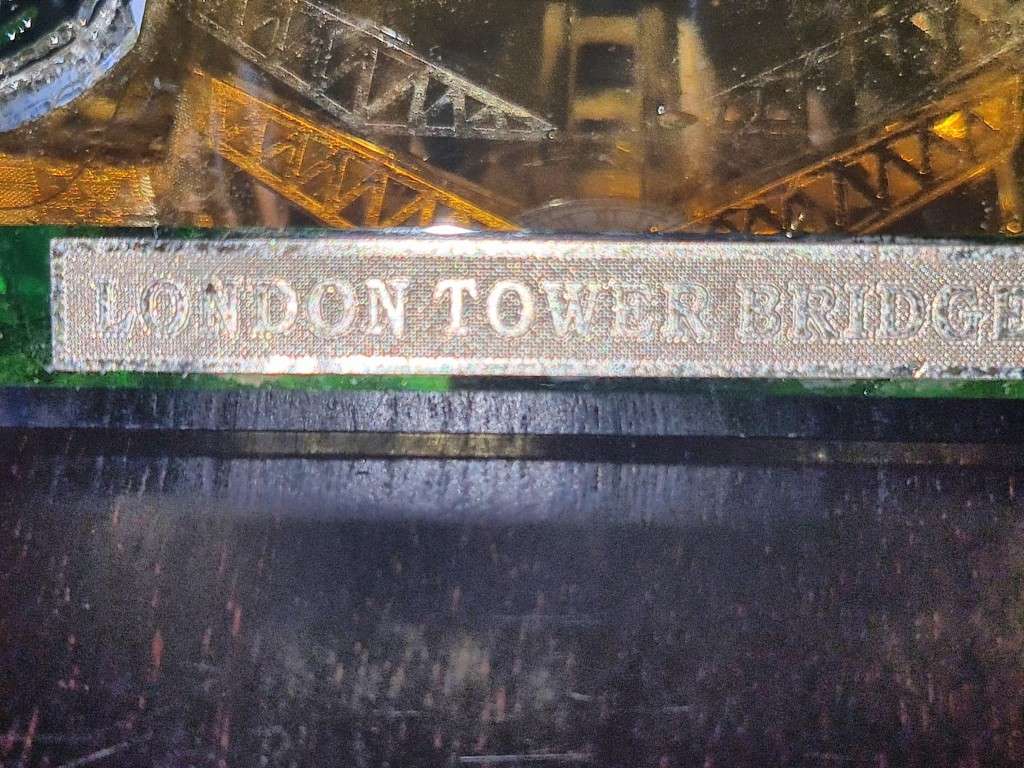London Souvenir Tower Bridge Crystal Cut Glass Gold Colour décor With Clock