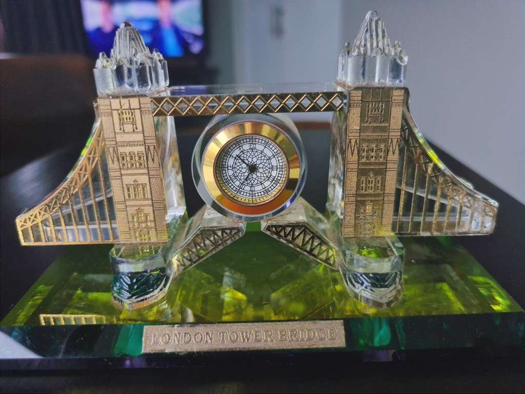 London Souvenir Tower Bridge Crystal Cut Glass Gold Colour décor With Clock