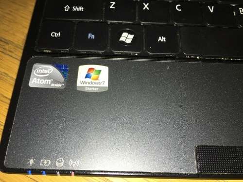 Acer Aspire One 10.1" Laptop (D255E) Bundle