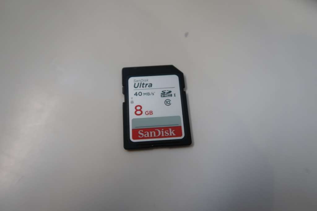 Canon EOS 1200D camera set + bag + 8GB memory disk