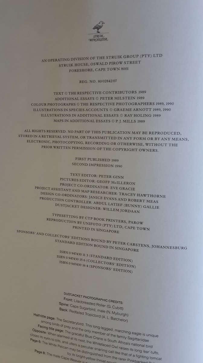 The complete book of Southern African birds - compiled by P.J. Ginn, W.G. McIlleron, and P. le S. Mi