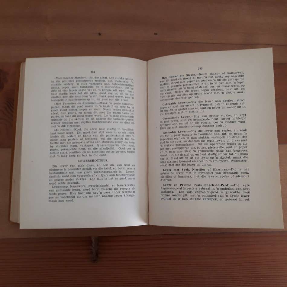 Kos vir die Kenner : 'n Kookboek met meer as Duisend Goeie Resepte