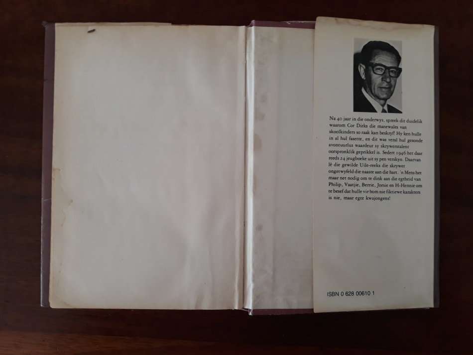 3 x Die Uile Books (Cor Dirks)