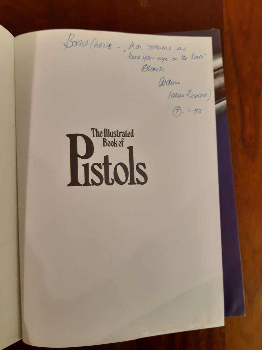 The Illustrated Book of Pistols