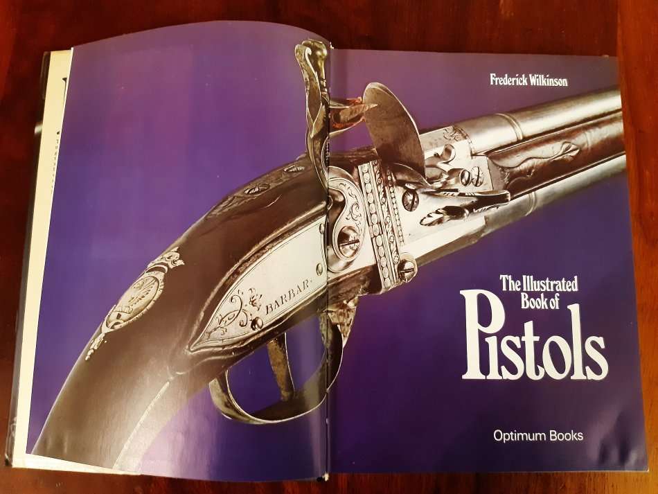 The Illustrated Book of Pistols