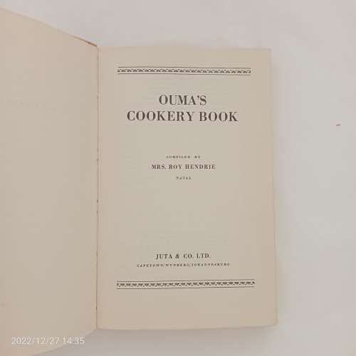 Ouma`s Cookery Book - (Mrs) Roy Hendrie