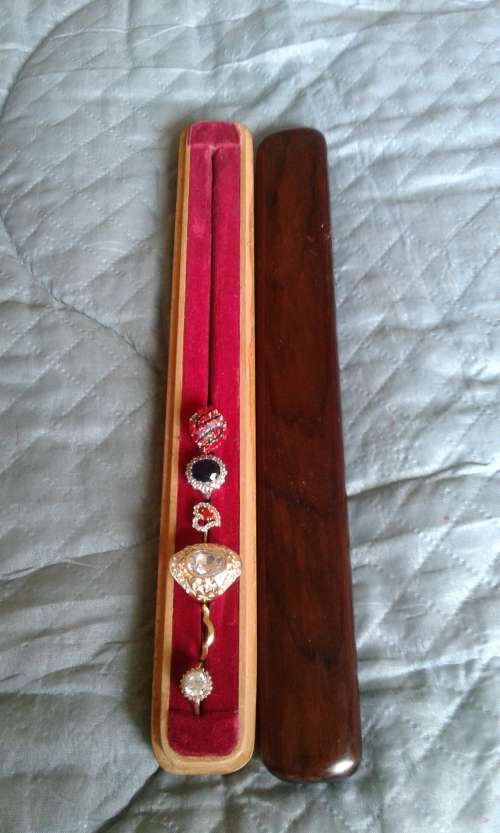 VINTAGE WOODEN RING BOX (TAKES UP TO 22 TO 15 RINGS)