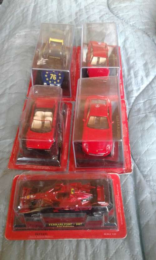 5 X COLLECTORS ALL TYPES FERRARIS (SCALE 1:43)TO CHOSE ANYONE OR TAKE THE LOT