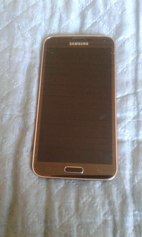 ORIGINAL SAMSUNG S5 INCLUDING CHARGER (GOOD WORKING CONDITION)