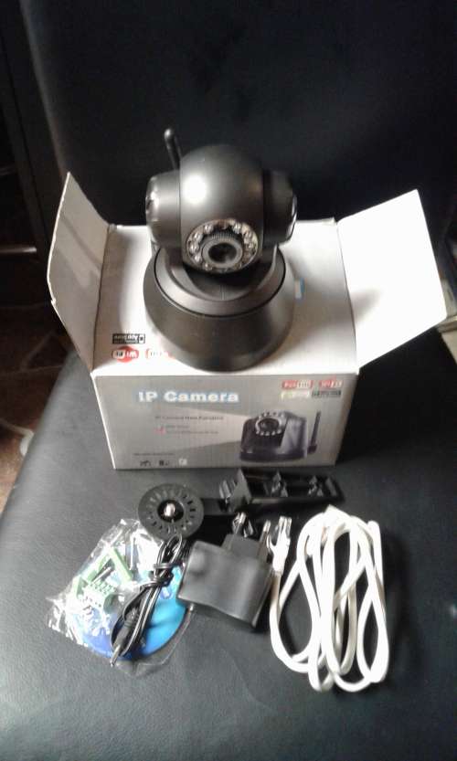 IP WI-FI SECURITY CAMERA INCL.SOFTWARE ,CABLES AND BRACKET