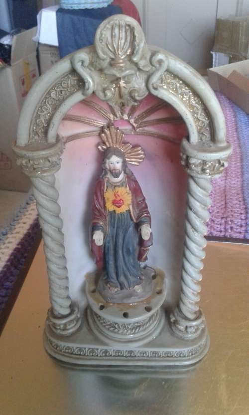 LOVELY JESUS FIGURINE