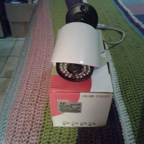 800 TVL COLOUR CCTV CAMERA INCL.BRACKETS