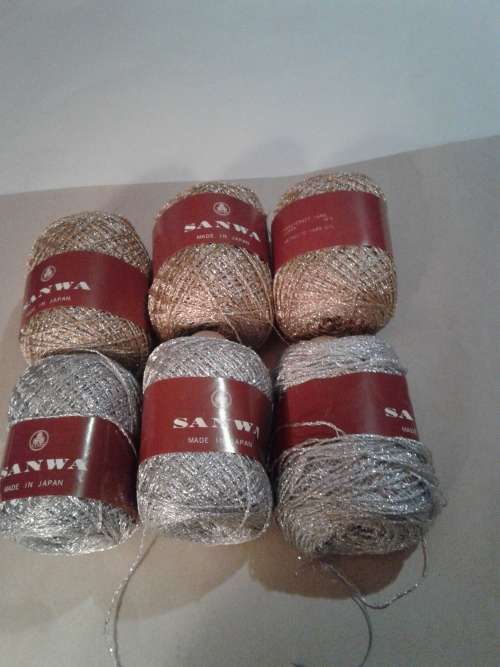 6 X METALLIC SILVER AND GOLD CROCHET YARN (25EACH .)-ONE BID