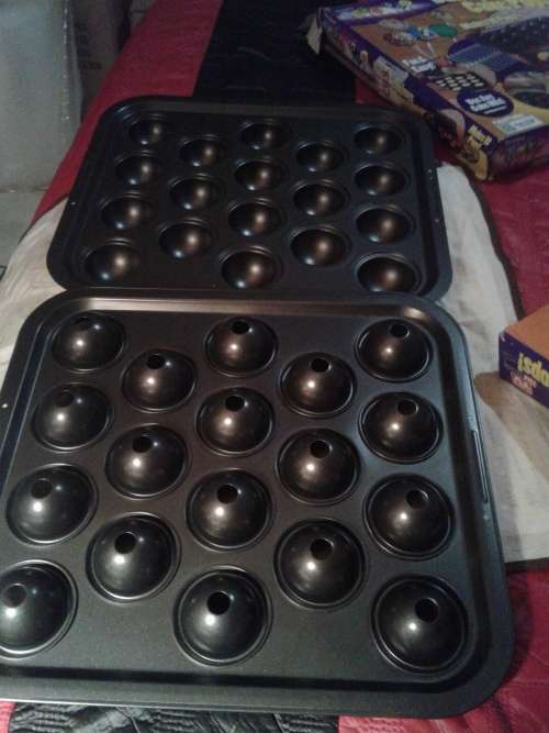 NON STICK BAKE POP BAKING PAN (MAKES 18 CAKES)USE ANY CAKE MIX