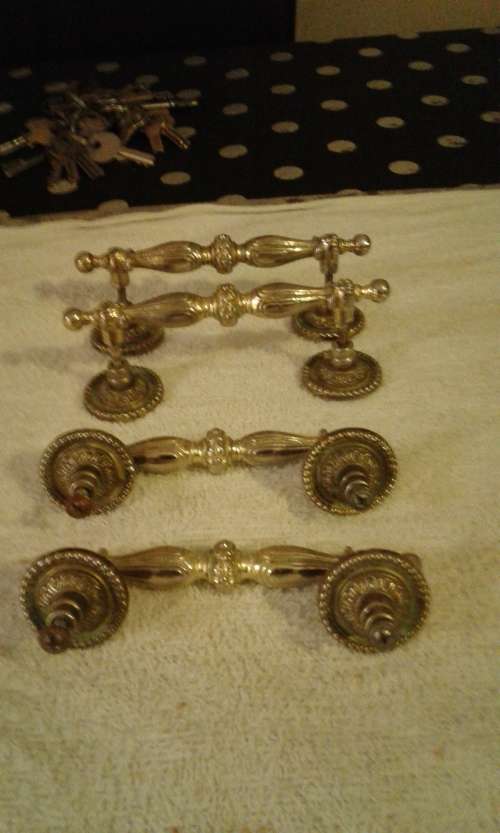 4 X LOVELY VINTAGE BRASS HANDLES (ONE BID)