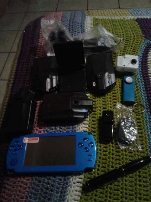 11 X ELECTRONIC ITEMS (MOSTLY MINI DVR)-SEE DESCRIPTION, ONE BID