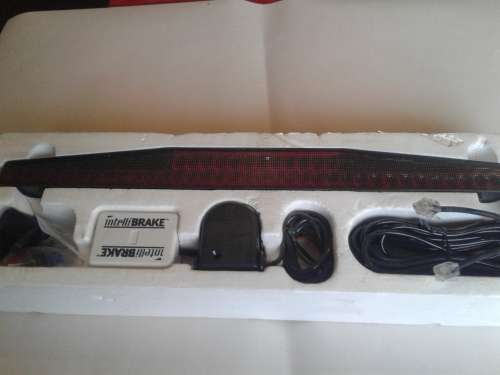 UNIVERSAL CAR BREAKS LIGHT (COMPLETE )