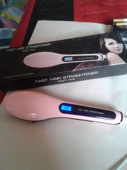 FAST BRUSH HAIR STRAIGHTENER