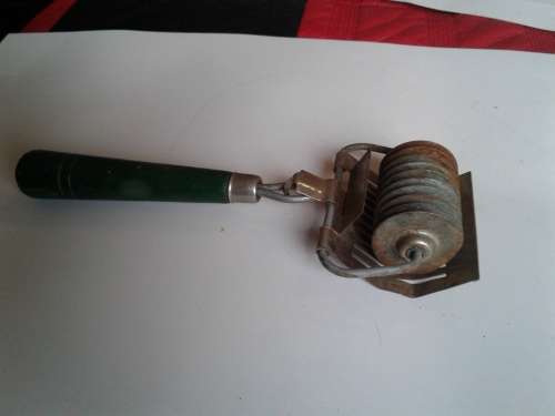 MADE IN ENGLAND SPAGHETTI ROLLER