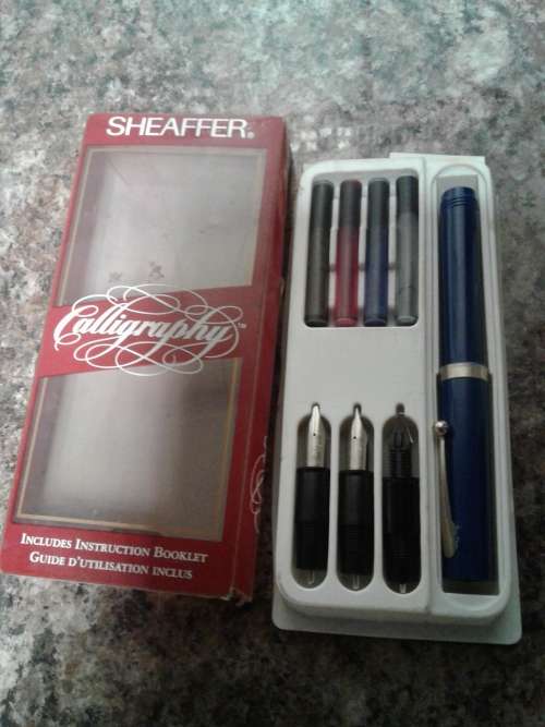 SHEAFFER CALLIGRAPHY FOUNTAIN PEN SET INCL.REFILL INKS