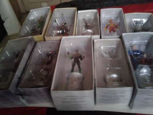 10 X D.C. CHESS FIGURINES  (TO CHOSE OR TAKE ALL )