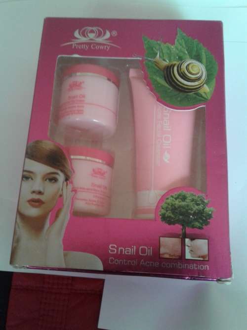 SNAIL OIL (ACNE CONTROL TREATMENT)DAY AND NIGHT CREAM&ACNE FACIAL CLEANSER