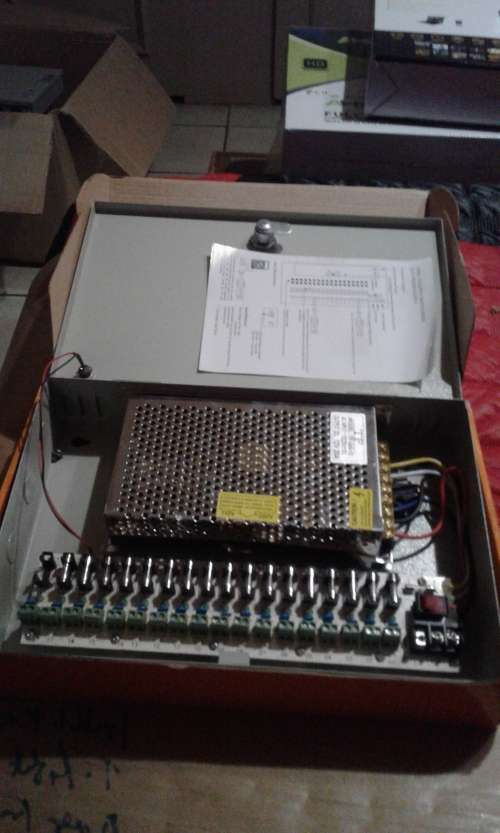12VDC 18 OUTPUT SWITCH MODE CCTV POWER SUPPLY