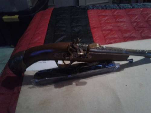 COLLECTORS DISPLAY GAS LIGHTER GUN'_SEE DESCRIPTION